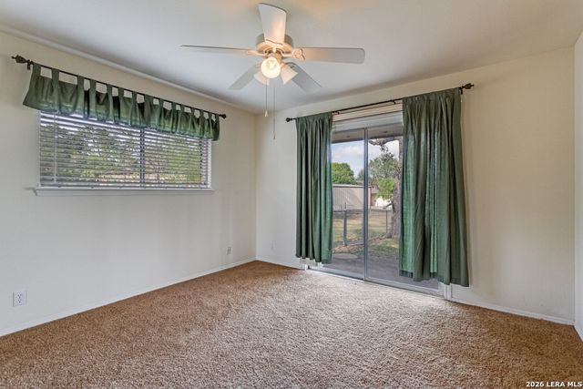 212 KENDALL OAKS DR, Boerne, TX 78006