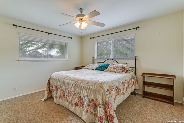 212 KENDALL OAKS DR, Boerne, TX 78006