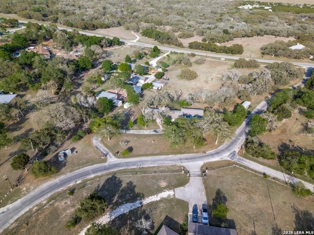 212 KENDALL OAKS DR, Boerne, TX 78006