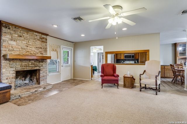 212 KENDALL OAKS DR, Boerne, TX 78006