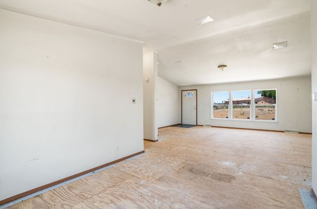 31 Camino Largo, Santa Fe, NM 87507