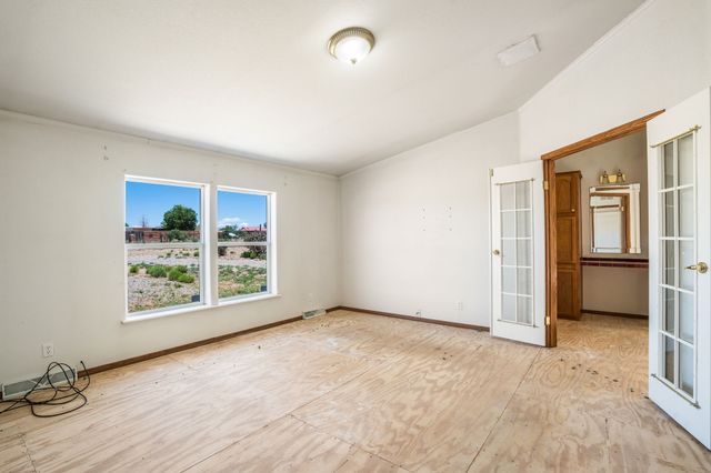 31 Camino Largo, Santa Fe, NM 87507