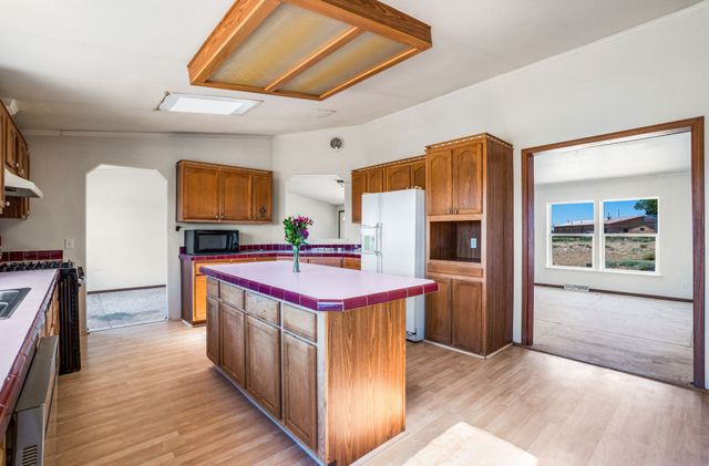 31 Camino Largo, Santa Fe, NM 87507