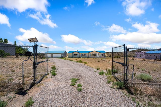 31 Camino Largo, Santa Fe, NM 87507