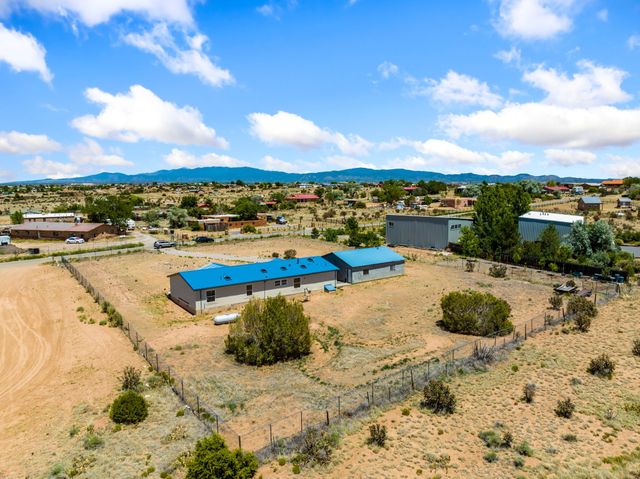 31 Camino Largo, Santa Fe, NM 87507