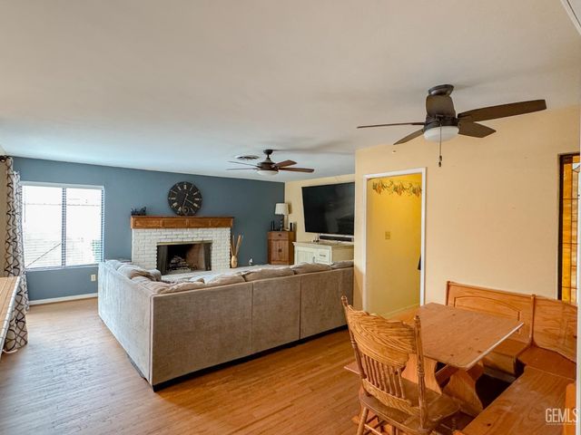 7005 Lacoste Lane, Bakersfield, CA 93309