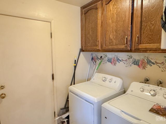 7005 Lacoste Lane, Bakersfield, CA 93309