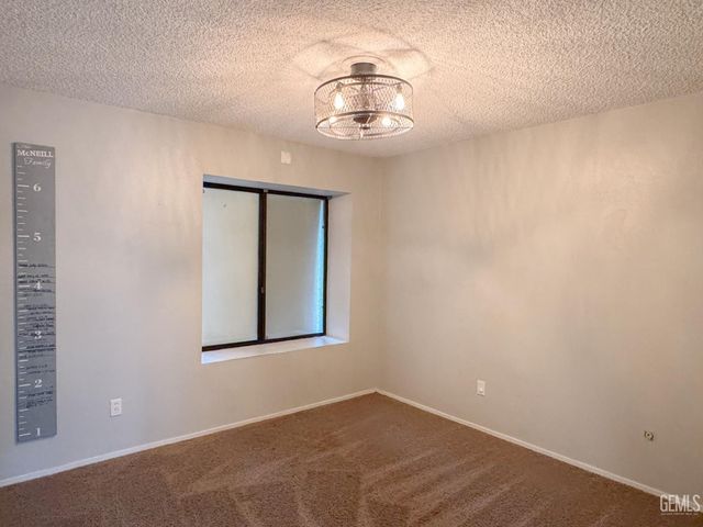 7005 Lacoste Lane, Bakersfield, CA 93309