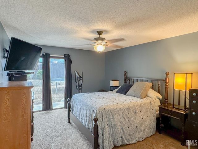 7005 Lacoste Lane, Bakersfield, CA 93309