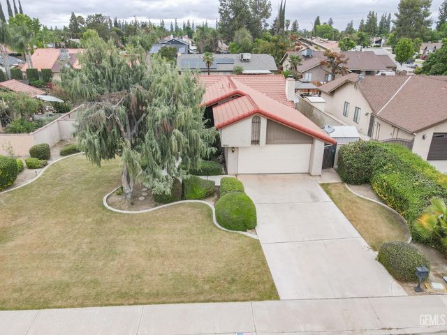 7005 Lacoste Lane, Bakersfield, CA 93309
