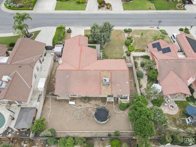 7005 Lacoste Lane, Bakersfield, CA 93309