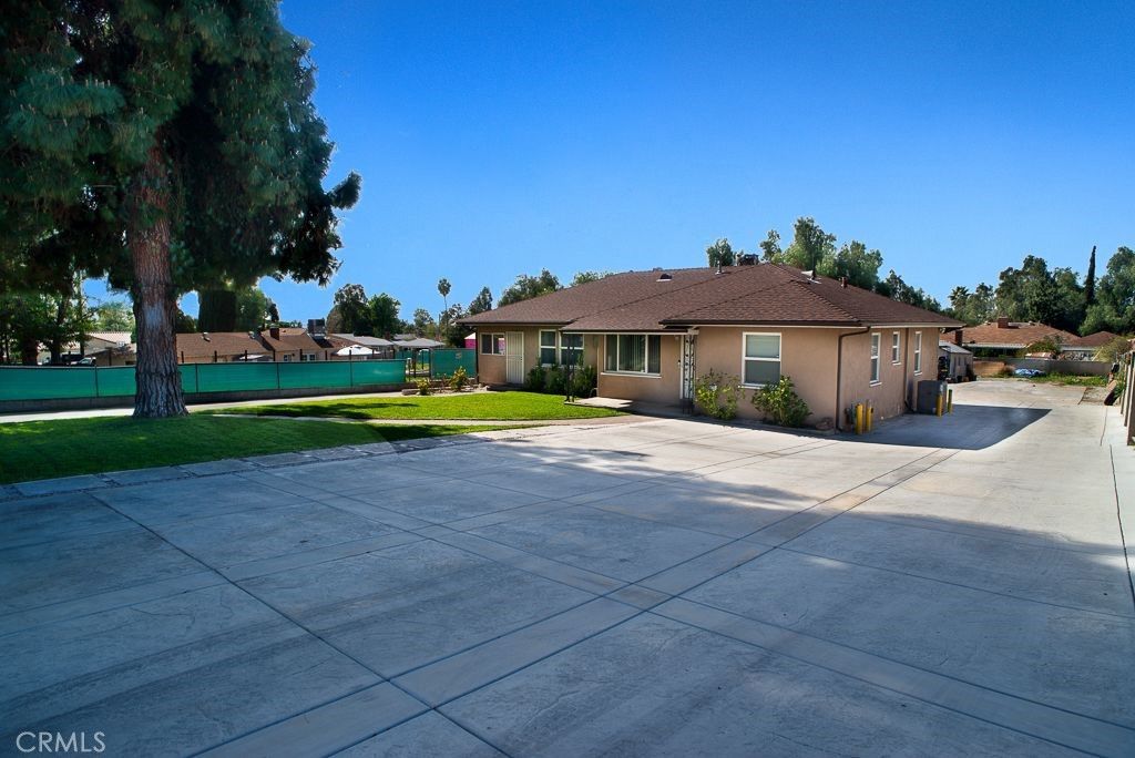 Image 20 of property listing at 11471 Orcas Avenue, Sylmar, CA 91342