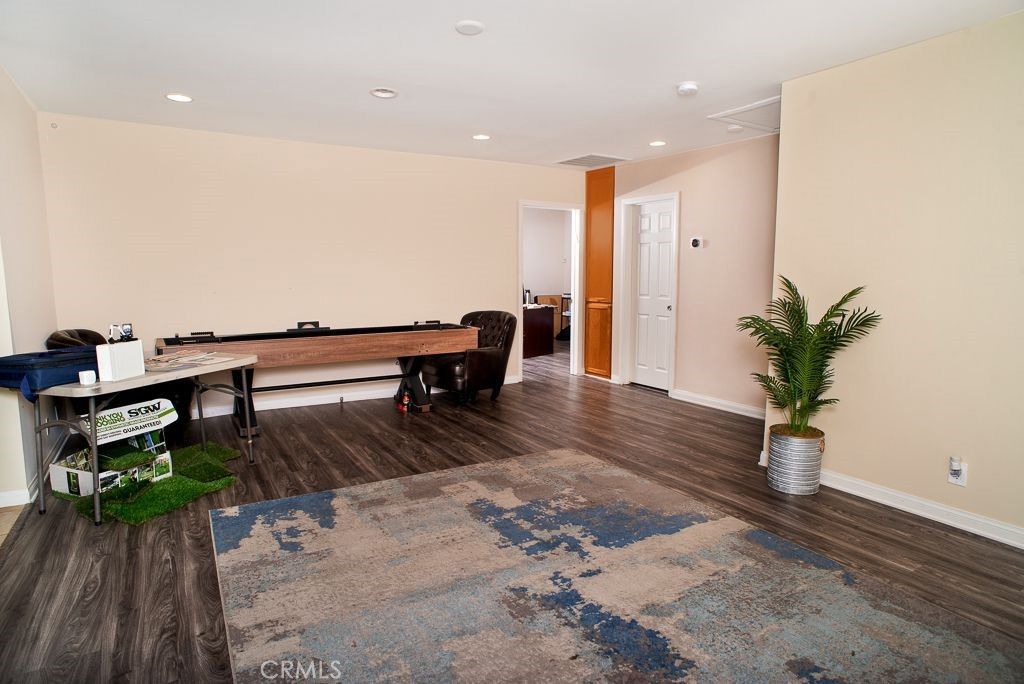 Image 3 of property listing at 11471 Orcas Avenue, Sylmar, CA 91342