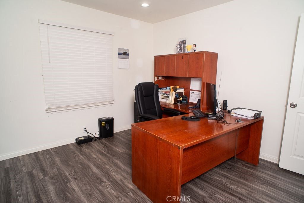 Image 9 of property listing at 11471 Orcas Avenue, Sylmar, CA 91342