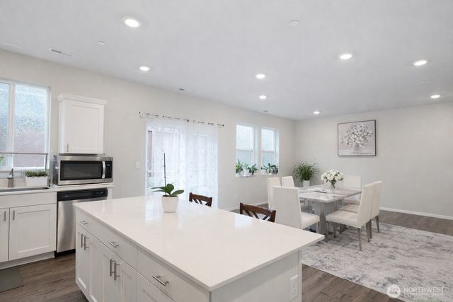 10623 SE 265th Place, Kent, WA 98030