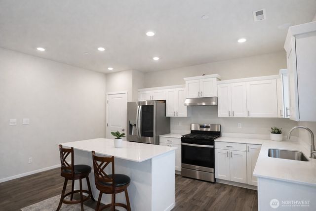 10623 SE 265th Place, Kent, WA 98030