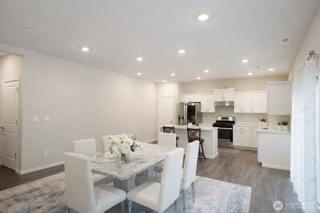 10623 SE 265th Place, Kent, WA 98030