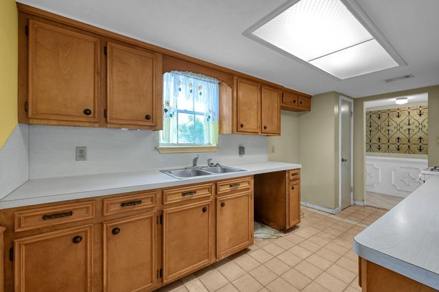 16310 Weaver Lane, Conroe, TX 77303