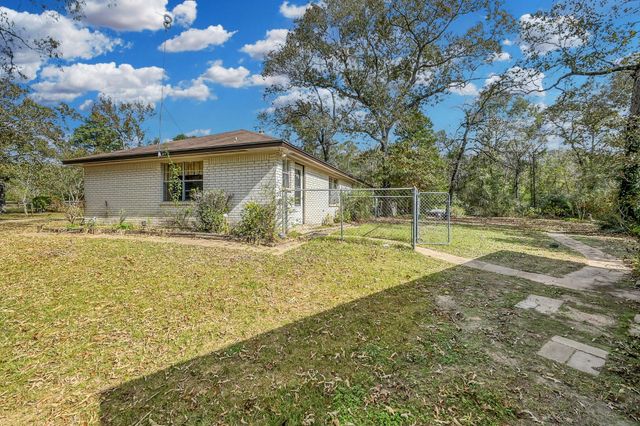 16310 Weaver Lane, Conroe, TX 77303