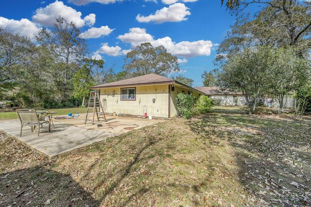 16310 Weaver Lane, Conroe, TX 77303