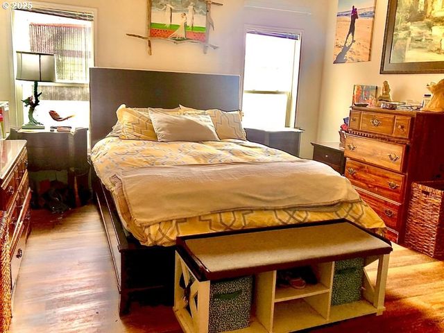 1050 BROADWAY Ave, Winchester Bay, OR 97467