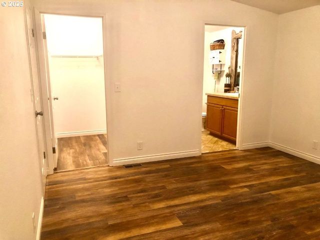 1050 BROADWAY Ave, Winchester Bay, OR 97467