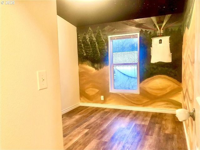 1050 BROADWAY Ave, Winchester Bay, OR 97467