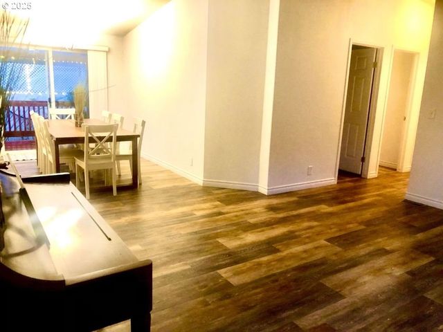 1050 BROADWAY Ave, Winchester Bay, OR 97467