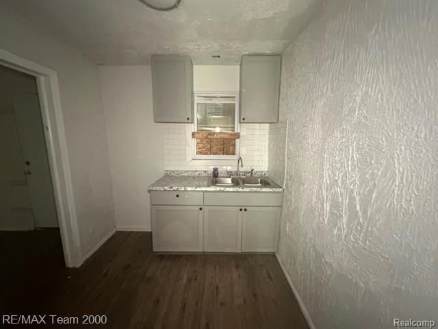19994 Carrie Street, Detroit, MI 48234