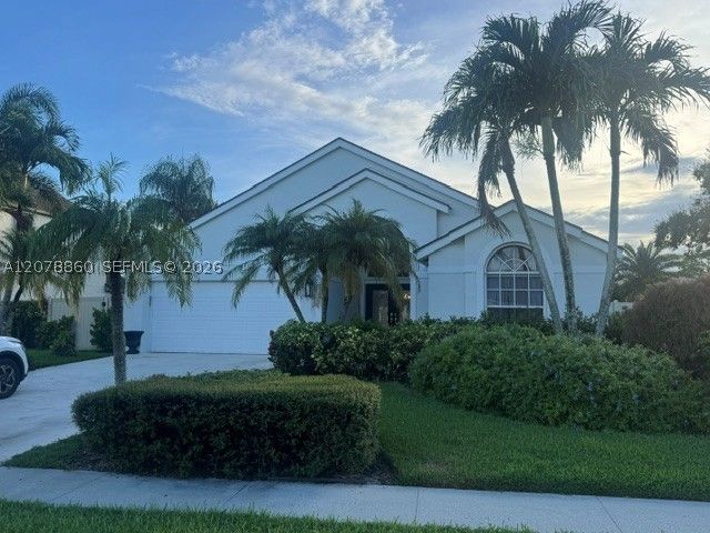 12741 Meadowbreeze Dr, Wellington, FL 33414