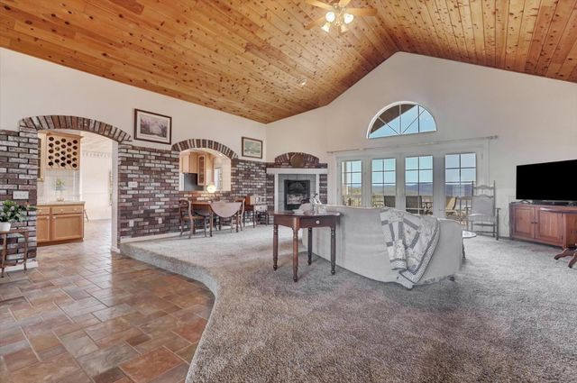 20626 Wildwood West Dr, Penn Valley, CA 95946