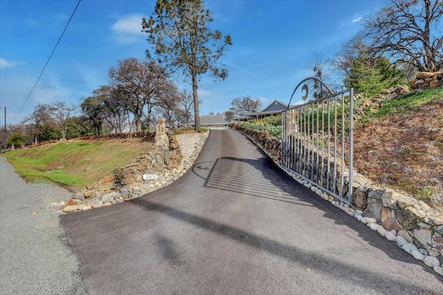 20626 Wildwood West Dr, Penn Valley, CA 95946