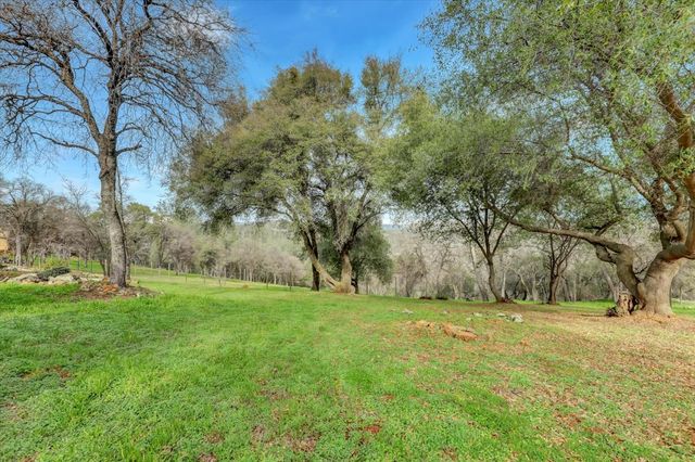 20626 Wildwood West Dr, Penn Valley, CA 95946