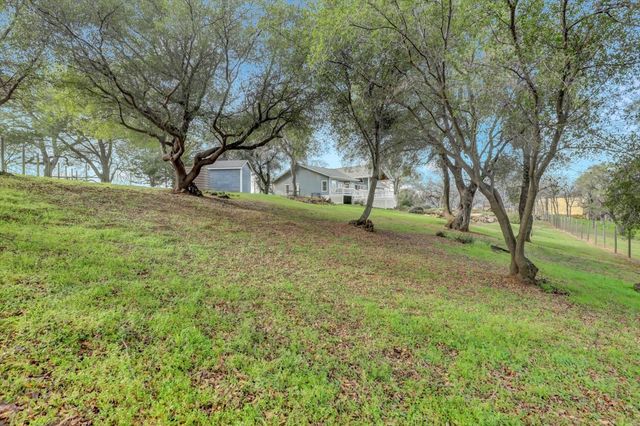 20626 Wildwood West Dr, Penn Valley, CA 95946