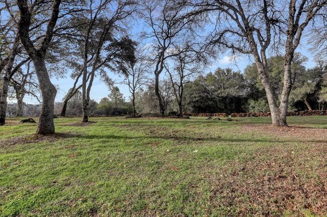 20626 Wildwood West Dr, Penn Valley, CA 95946
