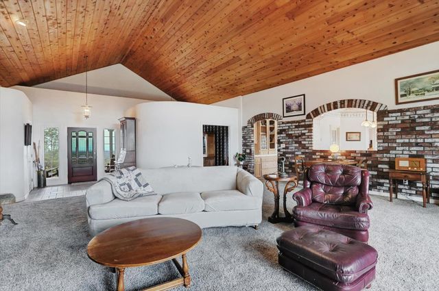 20626 Wildwood West Dr, Penn Valley, CA 95946