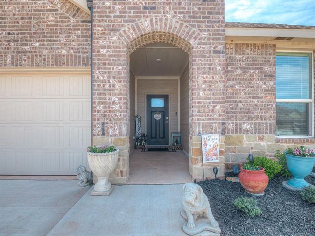 9032 NW 149th Terrace, Yukon, OK 73099