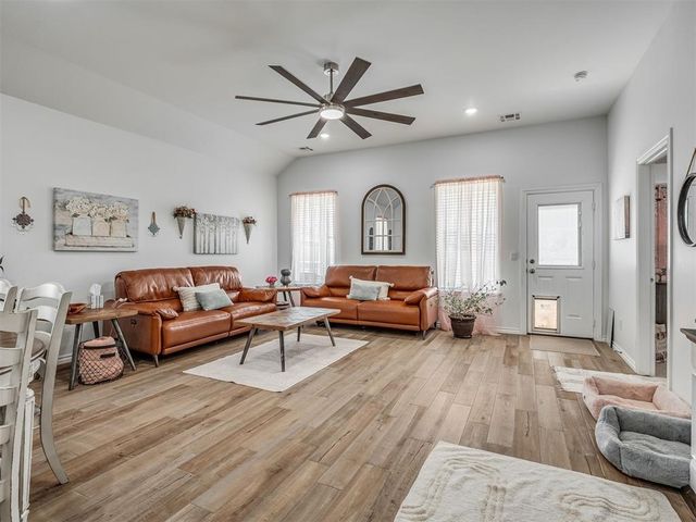 9032 NW 149th Terrace, Yukon, OK 73099