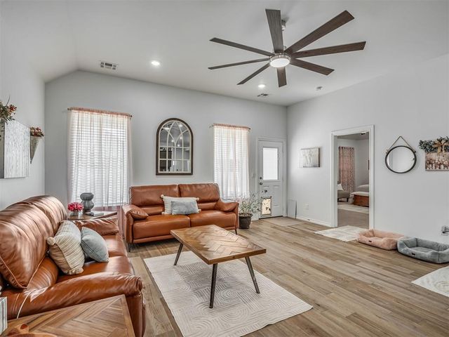 9032 NW 149th Terrace, Yukon, OK 73099