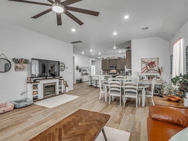 9032 NW 149th Terrace, Yukon, OK 73099