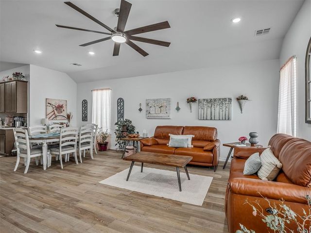 9032 NW 149th Terrace, Yukon, OK 73099