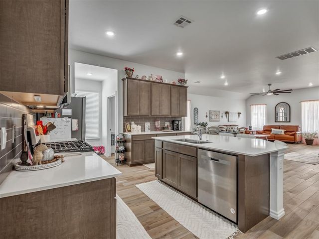 9032 NW 149th Terrace, Yukon, OK 73099