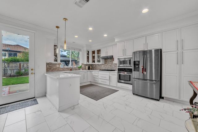 1748 Dunkeld Ln, Folsom, CA 95630