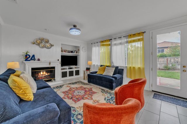 1748 Dunkeld Ln, Folsom, CA 95630