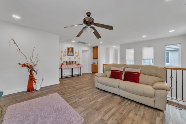 1748 Dunkeld Ln, Folsom, CA 95630
