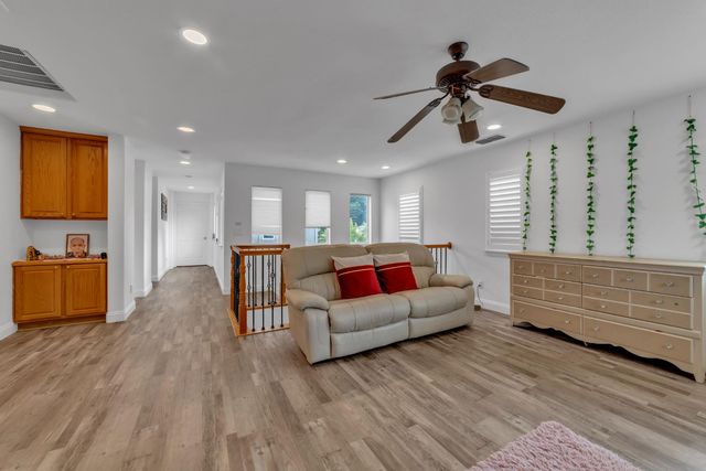 1748 Dunkeld Ln, Folsom, CA 95630