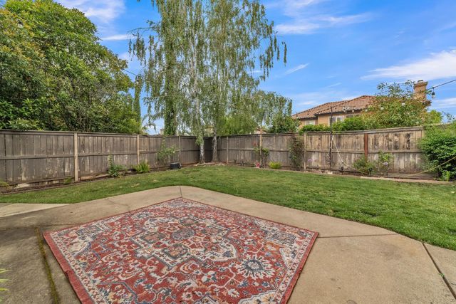1748 Dunkeld Ln, Folsom, CA 95630