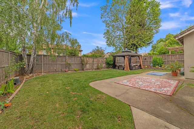 1748 Dunkeld Ln, Folsom, CA 95630