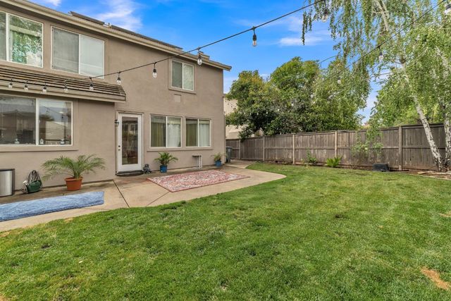 1748 Dunkeld Ln, Folsom, CA 95630