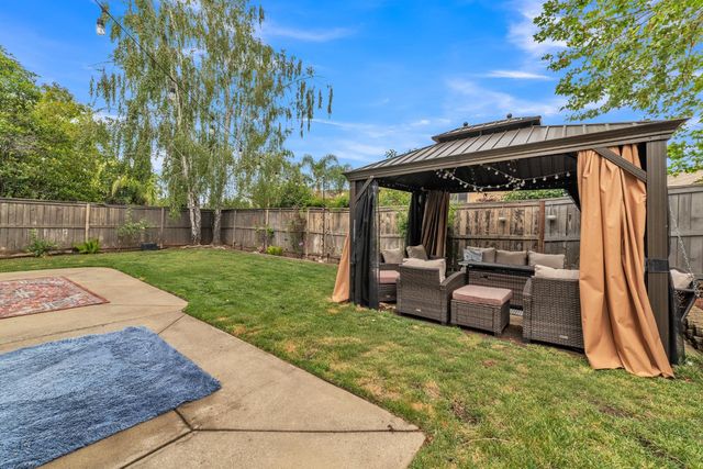 1748 Dunkeld Ln, Folsom, CA 95630